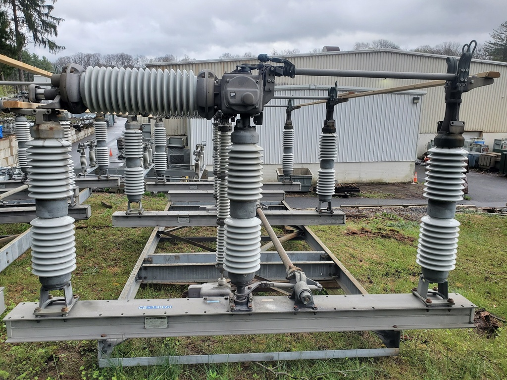 1200 Amp, S&C, No. MARK V, 121000 V., Circuit Switcher and Controller