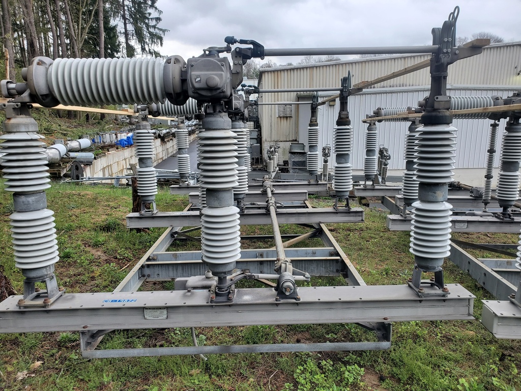 1200 Amp, S&C, No. MARK V, 121000 V., Circuit Switcher and Controller