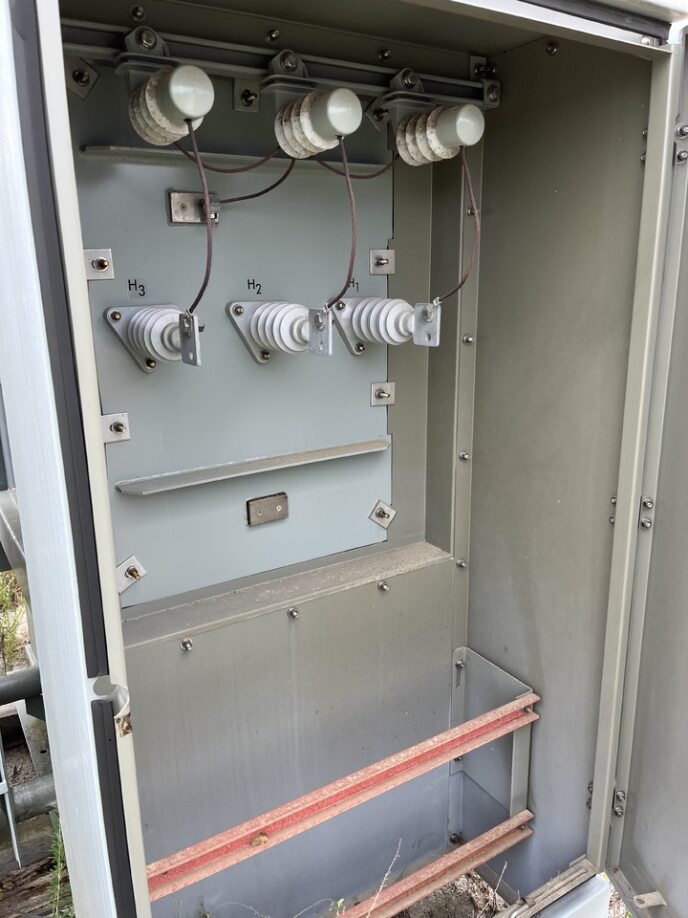 1000 KVA, Pri 6900 D, Sec 480 Y, EATON SUBSTATION TRANSFORMER:10