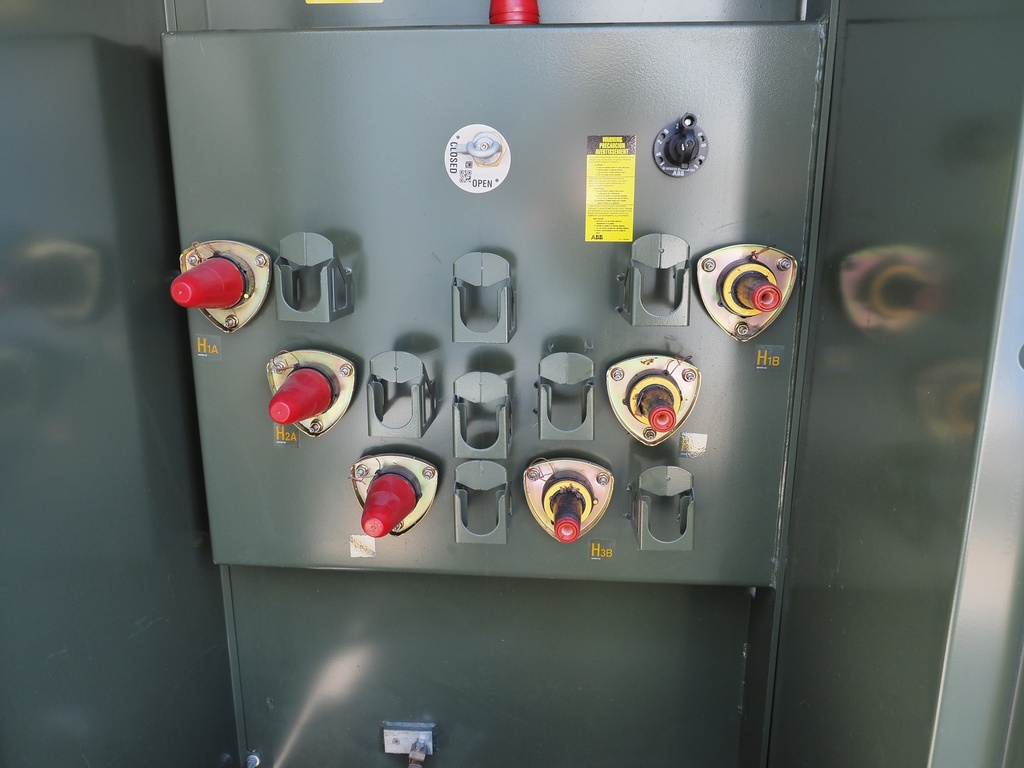 1500 KVA 13200D-480Y/277 Maddox Padmount, Dead Front, Loop Feed