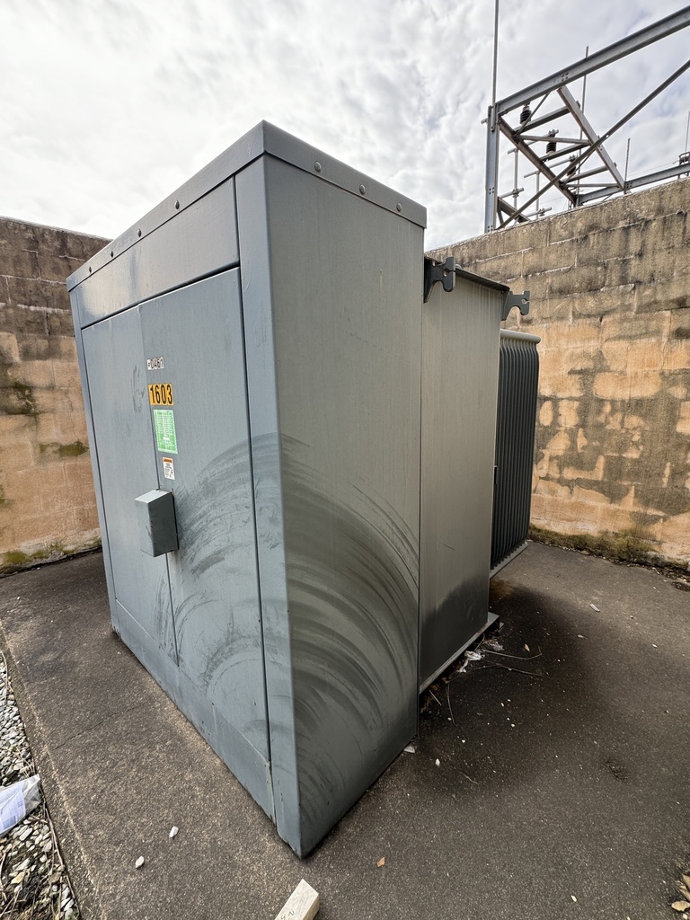 1500 KVA Roberts 12470Y - 480D DF/RF Oil filled Pad-mount Transformer