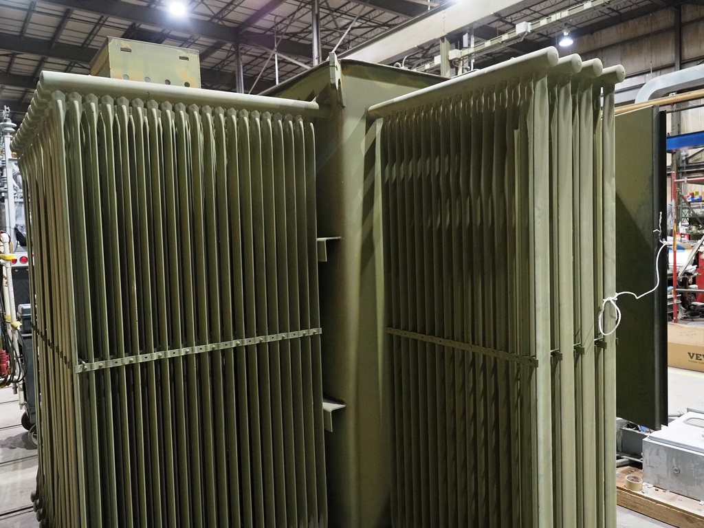 2500/2800 KVA, Pri 12470 Y, Sec 480 Y, Silicone, Live Front, Radial Feed