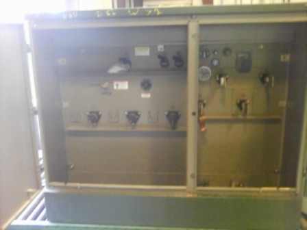 300 KVA, Pri 4160 D, Sec 208Y/120, LIVE FRONT, LOOP/RADIAL FEED, COOPER:1