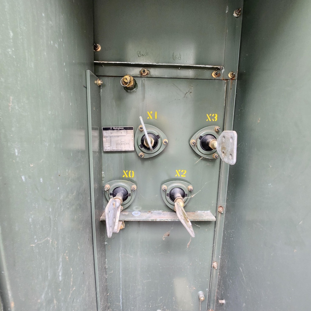 300 KVA, Pri 4160 D, Sec 480Y/277, LF/RF, WESTINGHOUSE PADMOUNT TRANSFORMER