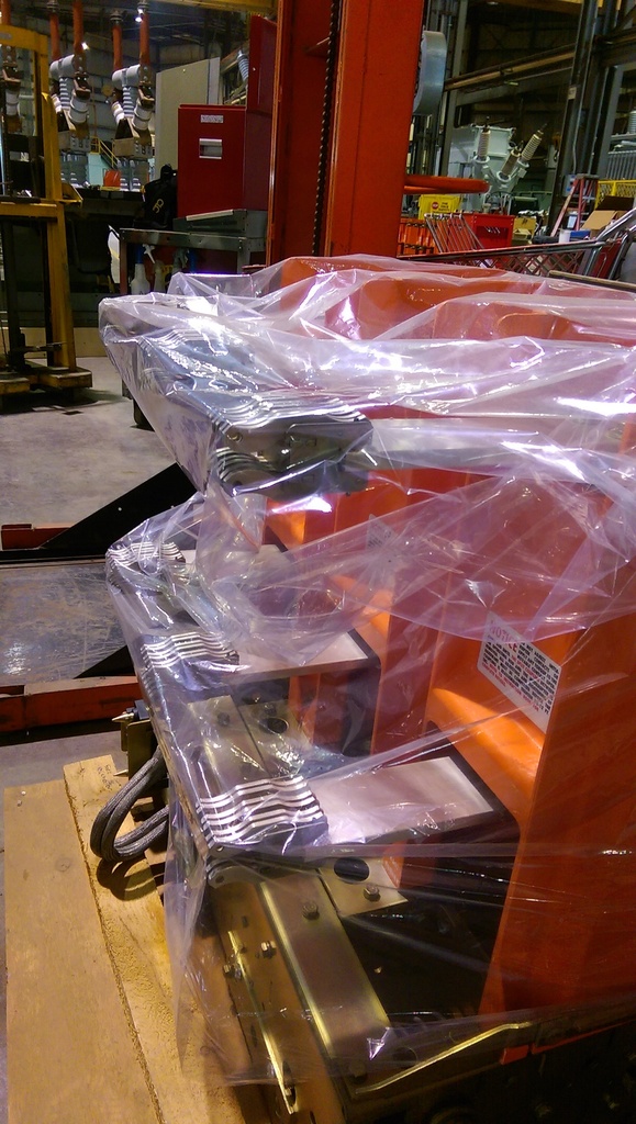 1200 Amp, GE, VB1-13.8-750-3, 13.8 KV, 1997, E/O, D/O, 125 VDC CLOSE & TRIP: -1