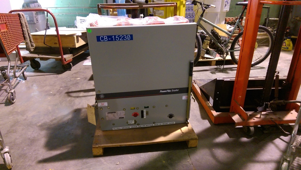 1200 Amp, GE, VB1-13.8-750-3, 13.8 KV, 1997, E/O, D/O, 125 VDC CLOSE & TRIP: -1