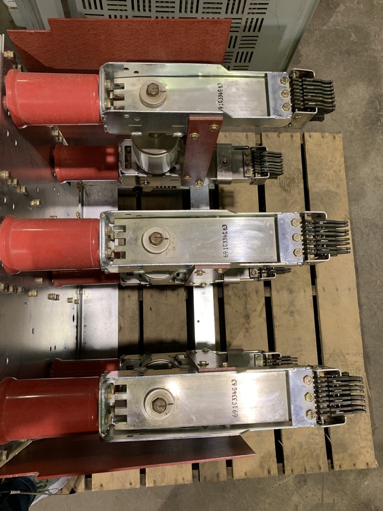 1200 Amp, EATON/CUTLER HAMMER, 50VCPW-250, 4160 V., 2008, 120 VAC CLSE & CAP TRP