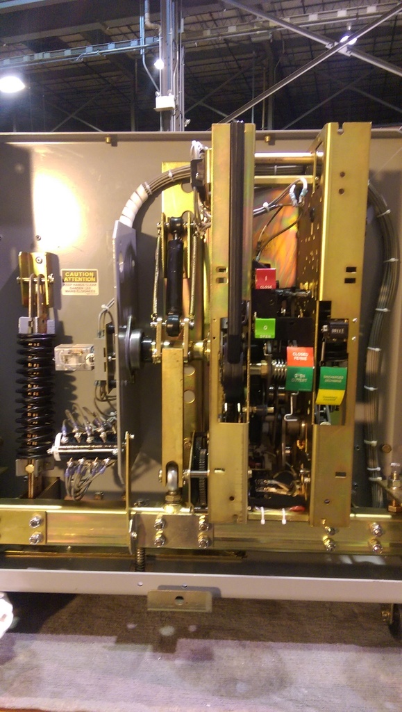 1200 Amp, SQUARE D, VR 1000 MVA, 15 KV, 2004, E/O, D/O, 125 VDC CLOSE & TRIP: -1