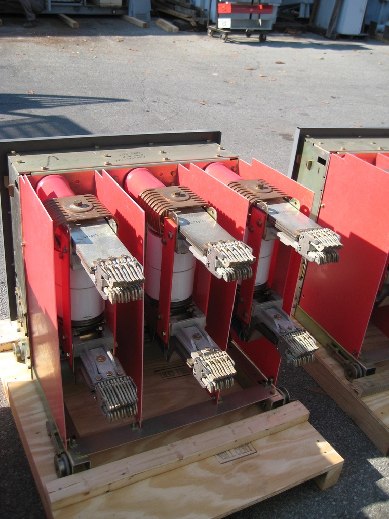 2000 Amp, CUTLER HAMMER, 150VCP-W750, 15 KV, 1996, 125VDC CL/TR/MT, EO/DO, 28KA