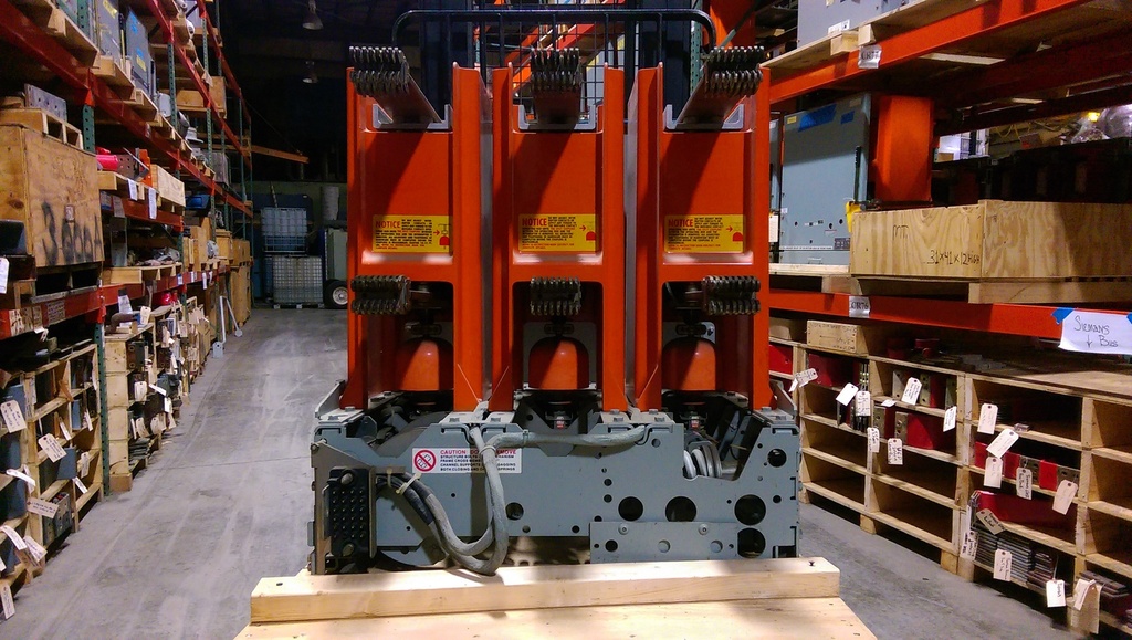 1200 Amp, GENERAL ELECTRIC, VB7.2-500-3, 7.2 KV, 1982, 125 VDC, ML-17 MECH:1
