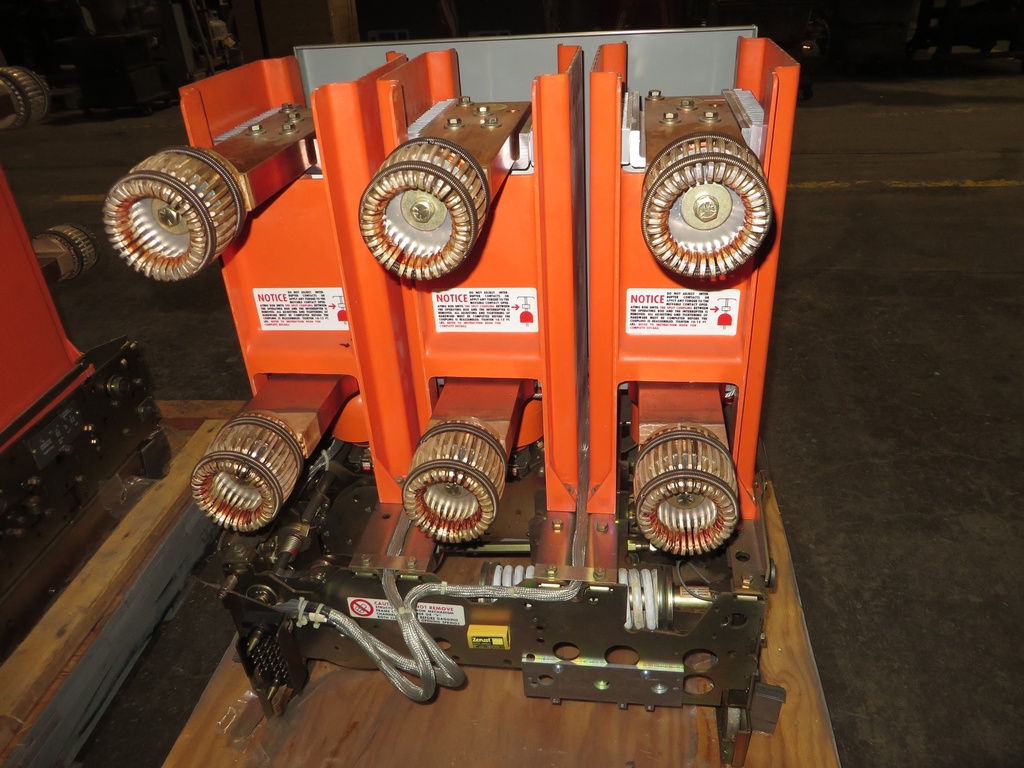 3000 Amp, GENERAL ELECTRIC, VB13.8-1000-3, 15 KV, ML-17 MECH, 125 VDC C&T;