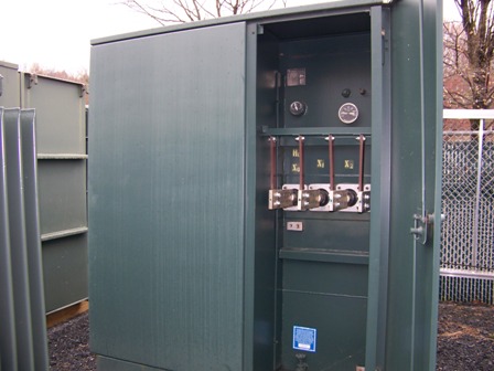 1000 KVA, Pri. 13200 V, Y, Sec. 208 V, Y, MCGRAW EDISON, DEAD FRONT, LOOP FEED