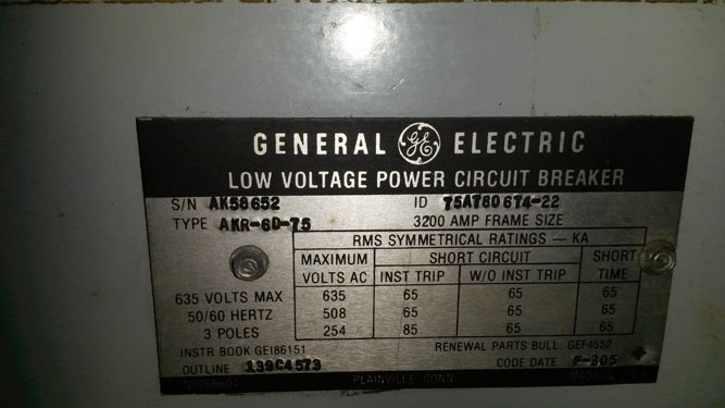 3200 AMP GE AKR-6D-75 480 V., E/O, D/O, 120 VAC