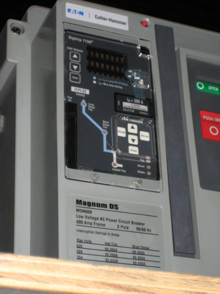 800 Amp, CUTLER HAMMER, MDN-608, 480 V.,UNUSED CIRCUIT BREAKER;-1
