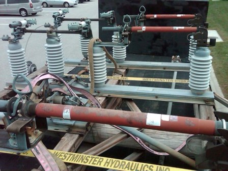 600 Amp, S & C, 34.5-38-200, 35 KV, GANG OPERATED SWITCHES, FUSED:1