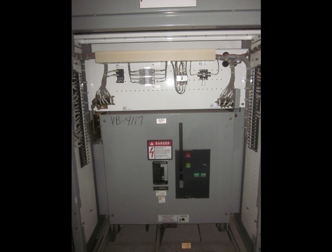 3000 Amp, SQUARE D, VR-1000, 13.8 KV, 125 VDC, 2000, VACUUM, BREAKER:1