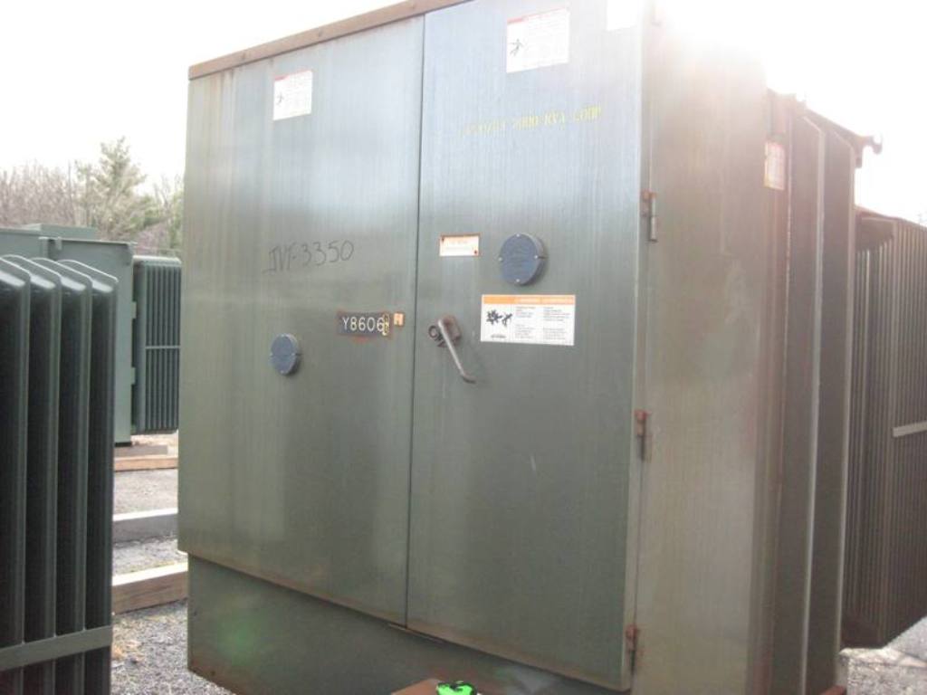 2000 KVA, Pri 13200 D, Sec 480 D, 2003, SQUARE D, LIVE FRONT, LOOP FEED:1