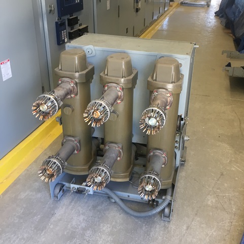 2000 Amp, SQUARE D, FLUARC, 15 KV, 750 MVA, DRAW-OUT, 5 CYCLE, PARTS ONLY: