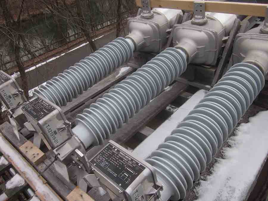 TRENCH TYPE IOSK CT'S, 123000 V, 1200:5, VOLTESSO N36 OIL