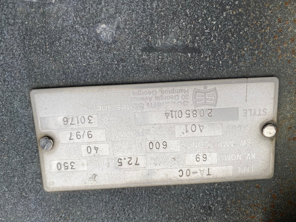 600 Amp, SOUTHERN STATES, TA-OC, 69000 V., HORIZONTAL MOUNT, VERTICAL BREAK