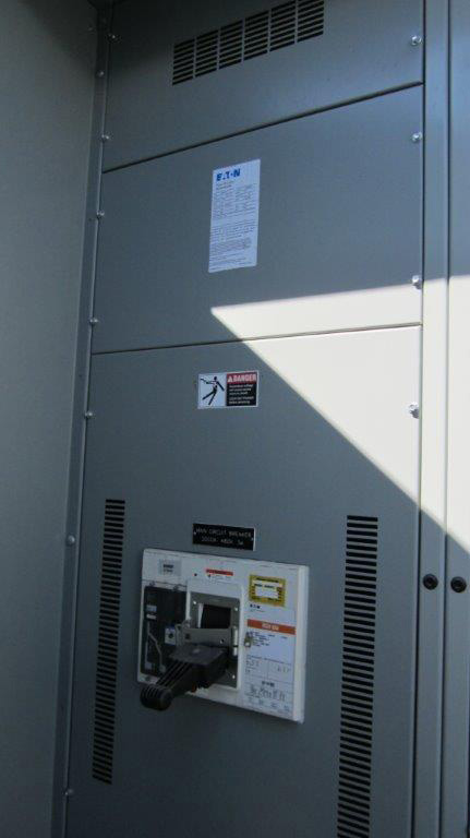2000 Amp, CUTLER HAMMER POW-R-LINE, 690 V, PANEL (12 X 250 AMP BREAKERS), UNUSED