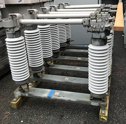 1200 Amp, USCO, GSH-4, 69000 V, HORIZONTAL MOUNT, SIDE BREAK:1