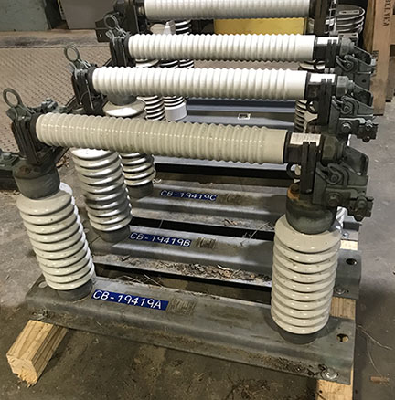 200 Amp, S & C, No. SM-4, 34500 V, FUSED HOOK STICK DISCONNECT SWITCH:3