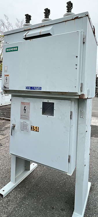 1200 Amp, SIEMENS, No. SDV, 15500 V., 125 CLOSE & TRIP, 240AC/250DC MOTOR