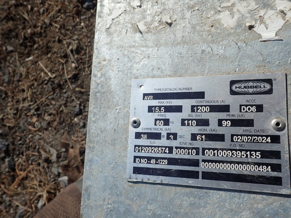 1200 Amp 15.5 KV Hubbel GOAB, Type: AVR, Horizontal Mount, Vertical Break