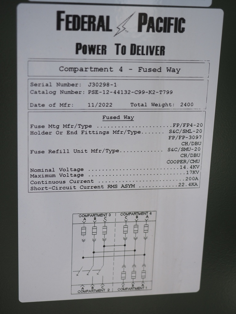 600 Amp 17 kV Federal Pacific Underground Switch, PSE-12, Dead Front, 3 Fused One Non-Fused, Unused