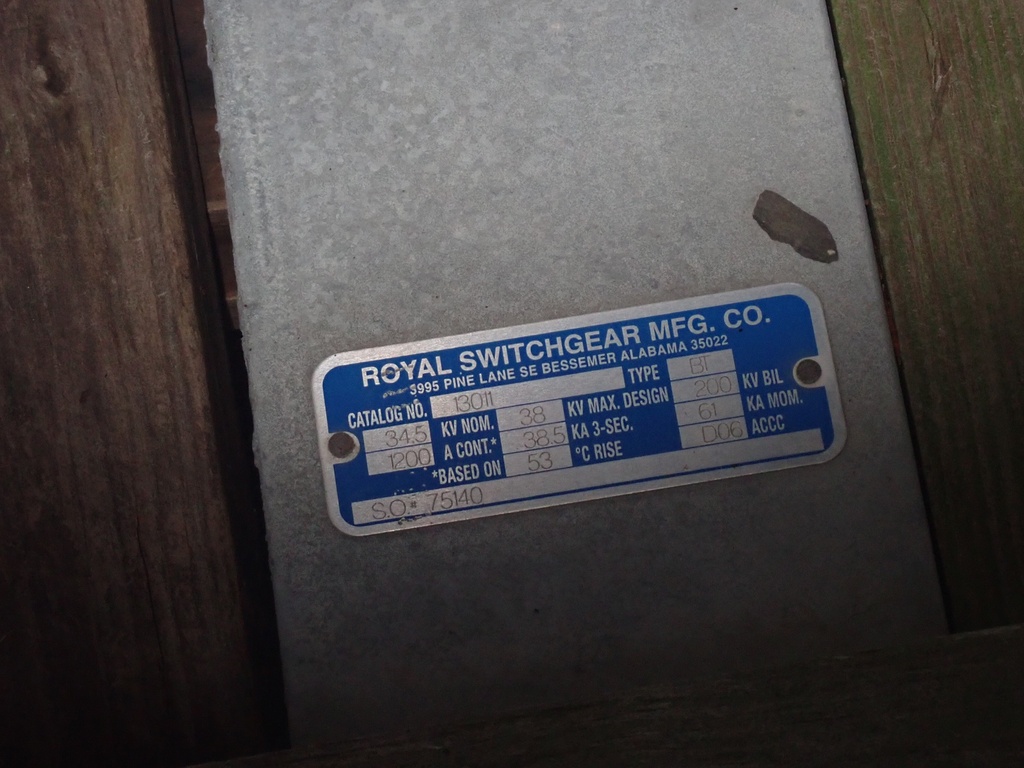 1200 Amp 38 kV Royal Switchgear Hook Stick Switches, Horizontal Mount, Vertical Break, Cat No 13011