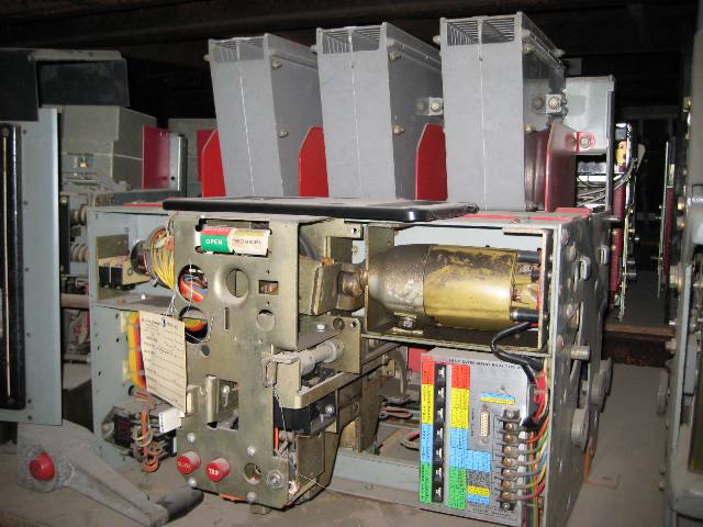 2000 Amp, FEDERAL PIONEER, 50H-3, UNUSED, 600 V., ELEC.OP., DRAWOUT, INDOOR;-1