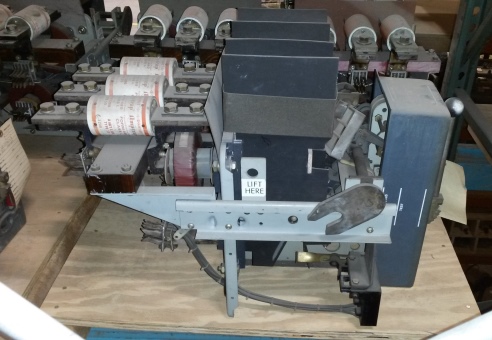 [025318] 600 Amp, ALLIS CHALMERS, LA-600F, 480 V., FUSED AIR CIRCUIT BREAKER, M/O, D/O: 1