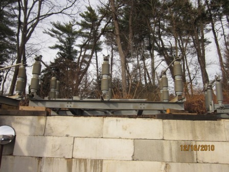 [035934] 1200 Amp, ABB, No. TTR-6, 138000 V., 1990, GOAB, PEDESTAL:1