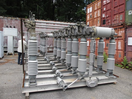 [037108] 1200 Amp, S&C, No. MARK III, 115000 V., 61 KA MOM., 550 KV BIL, CIRCUIT SWITCHER