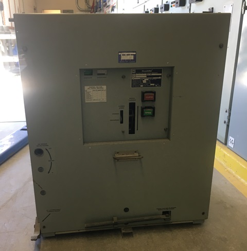 [041439] 2000 Amp, SQUARE D, FLUARC, 15 KV, 750 MVA, DRAW-OUT, 5 CYCLE: