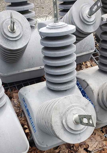 [041743] 27600 V PRIMARY, 115 V SECONDARY, GE TYPE JVT-200 POTENTIAL TRANSFORMER