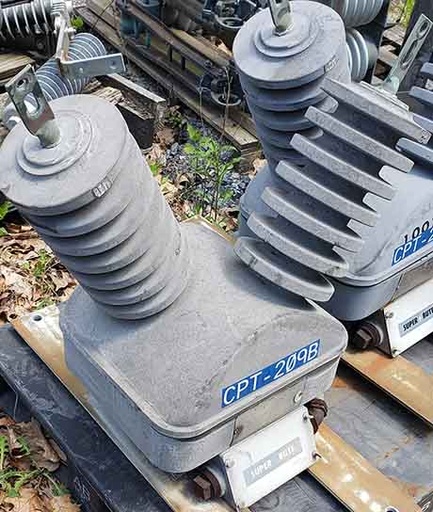 [041744] 27600 V PRIMARY, 115 V SECONDARY, GE TYPE JVT-200 POTENTIAL TRANSFORMER