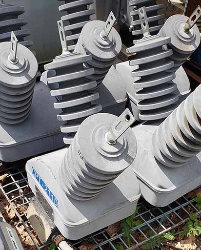 [041746] 27600 V PRIMARY, 115 V SECONDARY, GE TYPE JVT-200 POTENTIAL TRANSFORMER