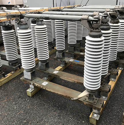 [044430] 1200 Amp, DELTA STAR, No. PMB40A, 72500 V, HORIZONTAL MOUNT, SINGLE SIDE BREAK