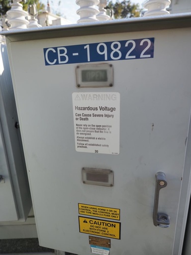 [045379] 800 Amp, COOPER/KYLE, No. VSA-12, 15000 V., 1995, RECLOSER