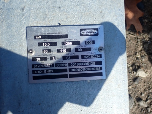 [046231] 1200 Amp 15.5 KV Hubbel GOAB, Type AVR, Horizontal Mount, Vertical Break