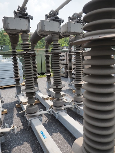 [046757] 1200 Amp 145 kV Southern States Circuit Switcher, CSH-B