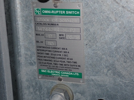 [046787] 900 Amp 17 kV S&C Pole Mounted Omni Rupter Switch, Gang Operated w/Hook Stick Operation, Cat 147442R4-H-P2