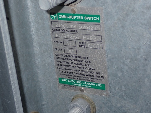 [046795] 900 Amp 17 kV S&C Pole Mounted Omni Rupter Switch, Gang Operated w/Hook Stick Operation, Cat 147442R4-H-P2