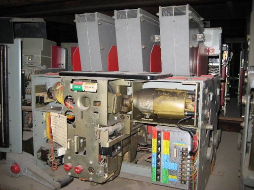 [013158] 2000 Amp, FEDERAL PIONEER, 50H-3, UNUSED, 600 V., ELEC.OP., DRAWOUT, INDOOR;-1